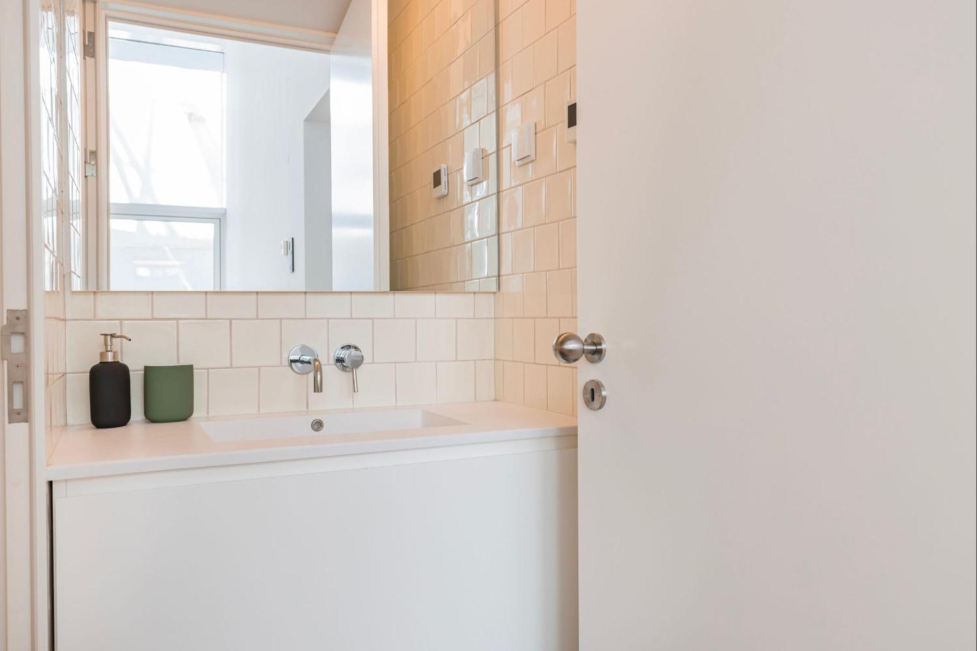 Apartment Whome Lisbon's Elite A Stylish & Modern W Patio Lissabon
