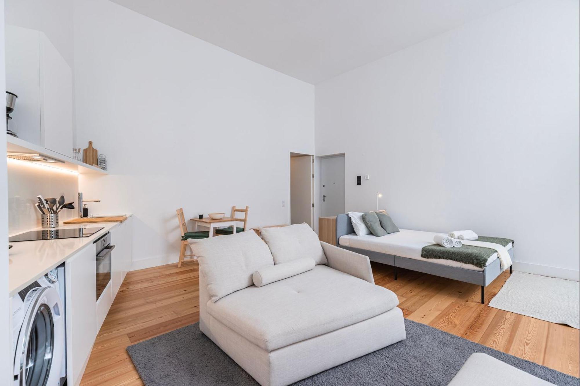 Apartment Whome Lisbon's Elite A Stylish & Modern W Patio Lissabon