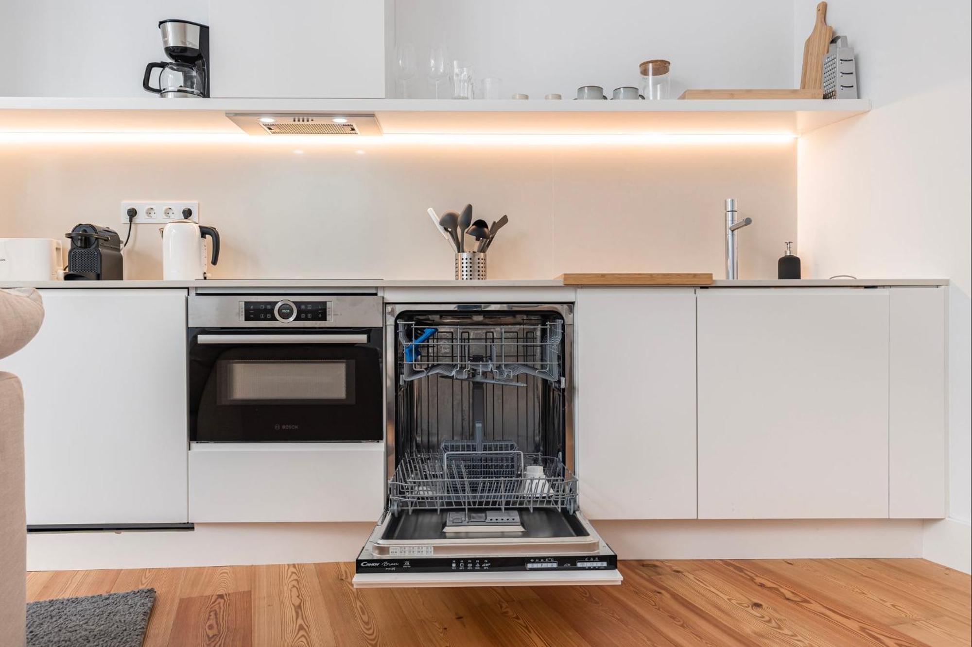Apartment Whome Lisbon's Elite A Stylish & Modern W Patio Lissabon